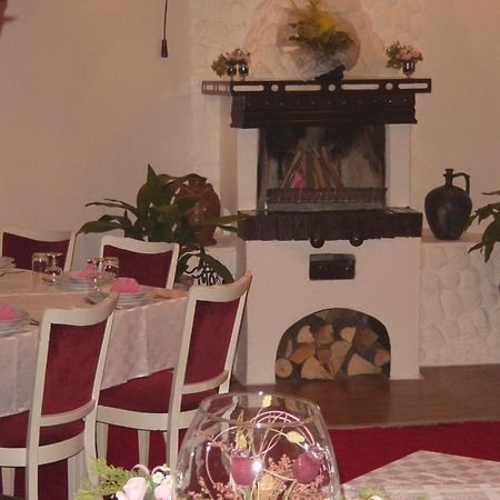 B&B Villa Pipacs Feketić Extérieur photo